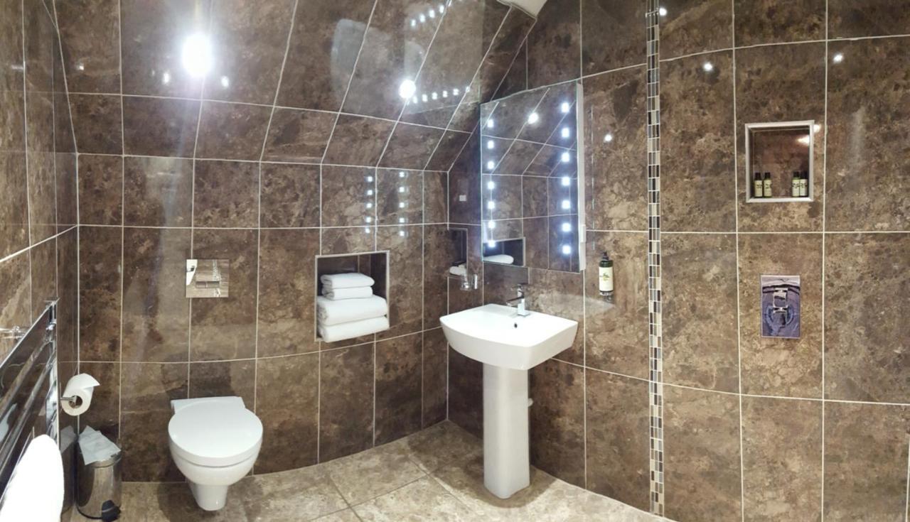The White Hart 5*